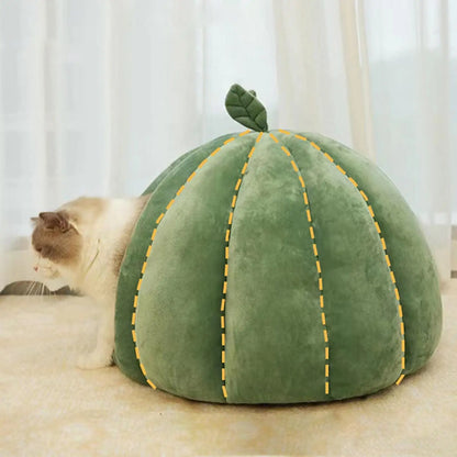 Indoor Cat Beds - Enclosed Pumpkin Cat House and Thickened Halloween Pet Hideaway for Kittens and Small Cats