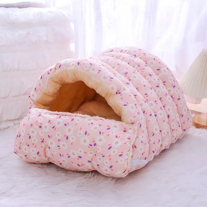 Premium Winter Cat Beds and Accessories for Pets - Cozy Cushions and Habitats for Kittens and Puppies
