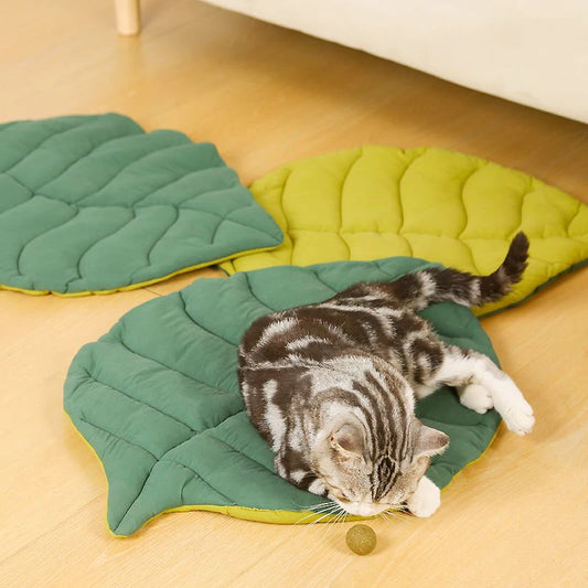 Soft Cotton Leaf-Shaped Cat and Dog Bed Mat - Double-Sided Washable Sleep Blanket for Pets