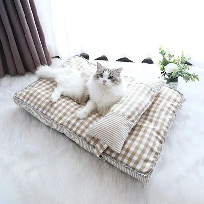 Winter Warm Cat Mats and Cushions - Cozy Beds and Habitats for Cats and Puppies