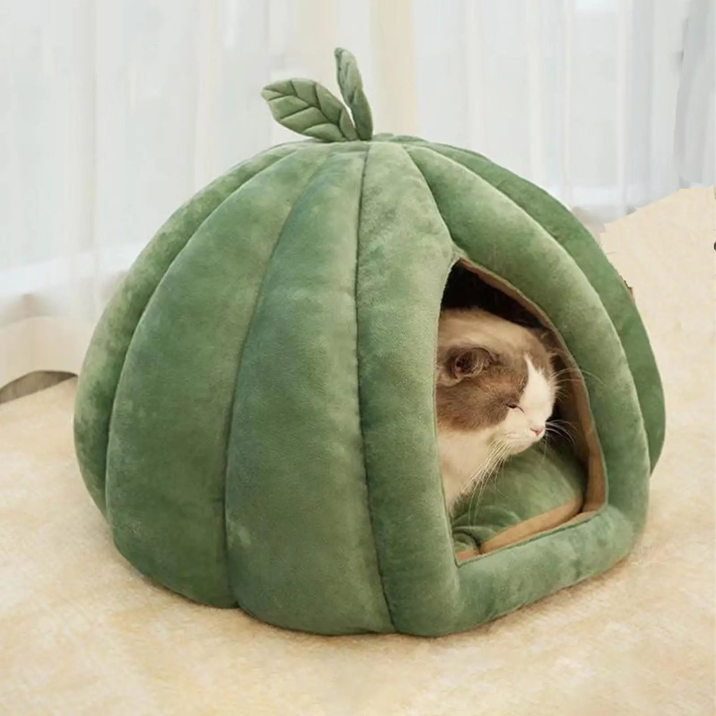 Indoor Cat Beds - Enclosed Pumpkin Cat House and Thickened Halloween Pet Hideaway for Kittens and Small Cats