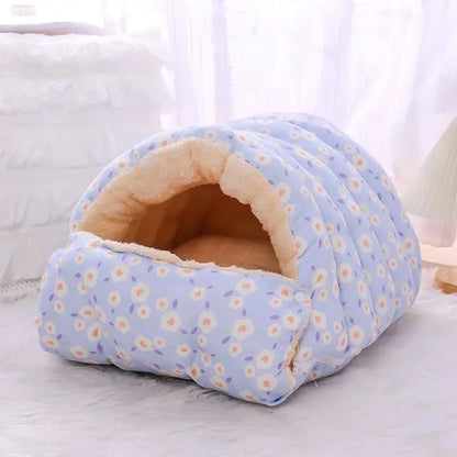 Premium Winter Cat Beds and Accessories for Pets - Cozy Cushions and Habitats for Kittens and Puppies